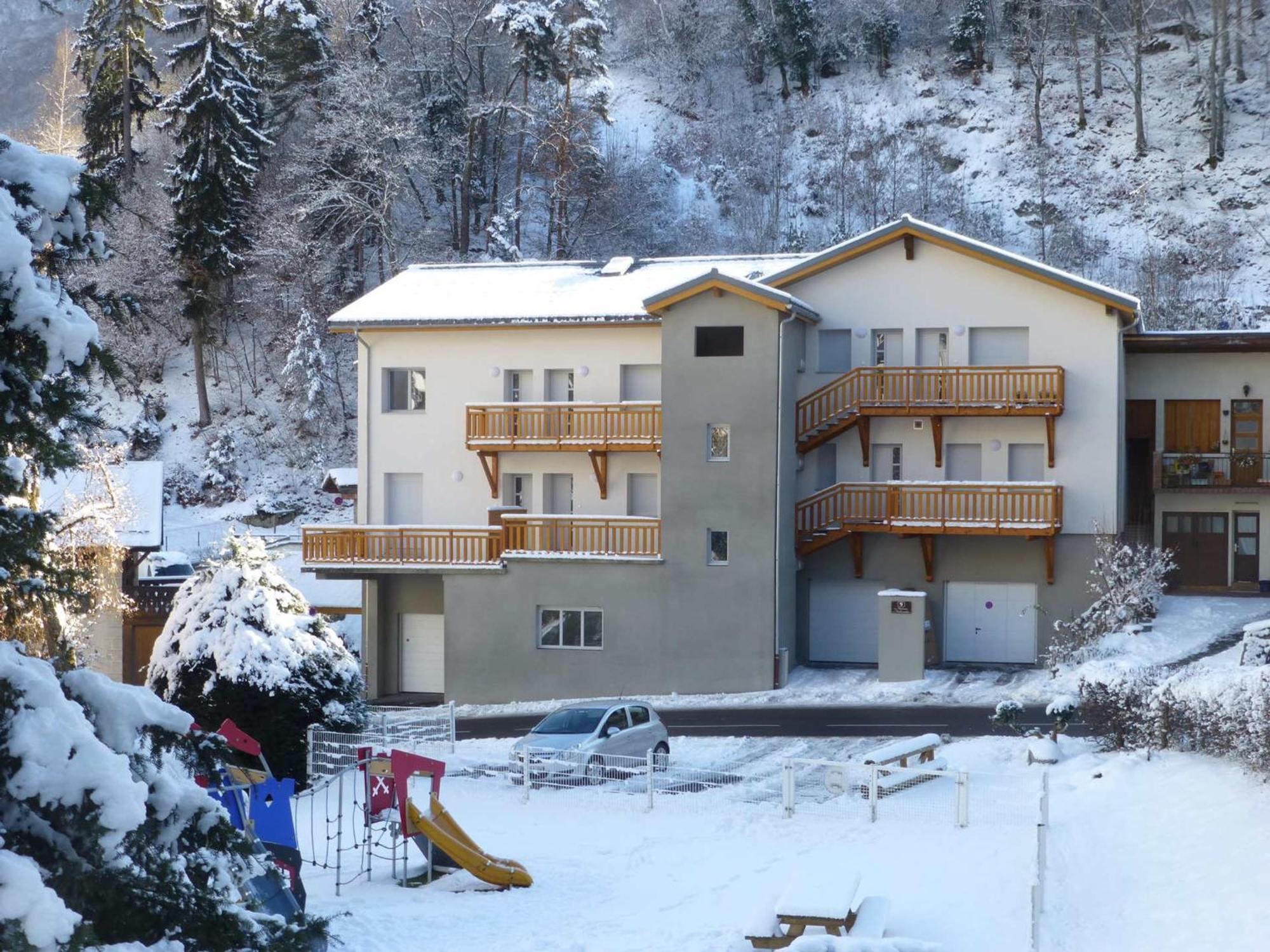 Appartement Neuf 2* Au Centre De Brides Avec Terrasse, Proche Telecabines Et Commerces - Fr-1-512-41 Εξωτερικό φωτογραφία