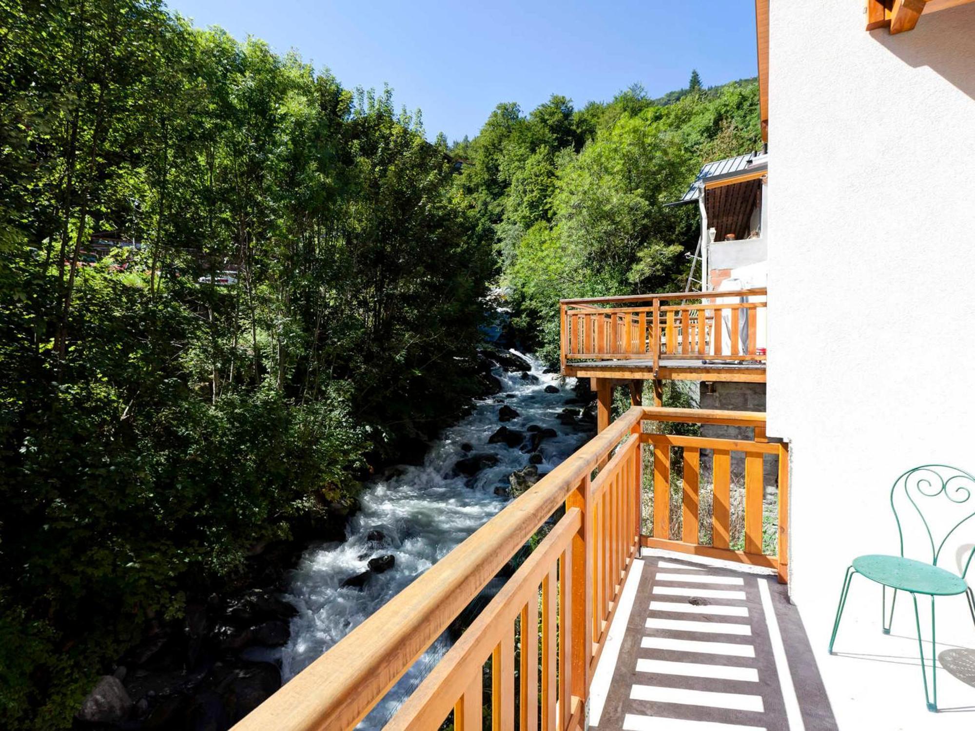 Appartement Neuf 2* Au Centre De Brides Avec Terrasse, Proche Telecabines Et Commerces - Fr-1-512-41 Εξωτερικό φωτογραφία